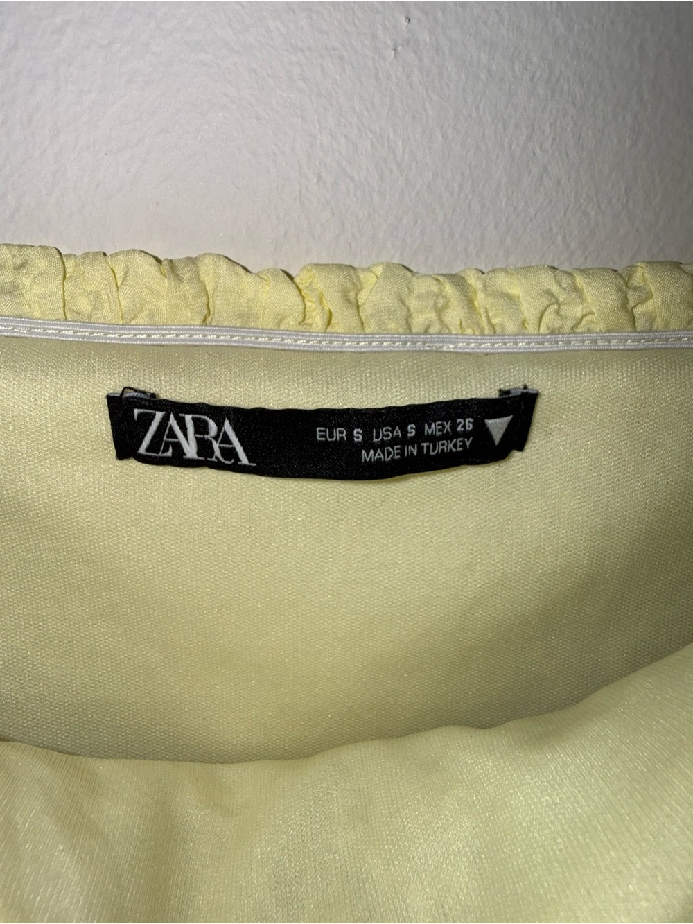 Label Inside Garment - Picture 3 of 4